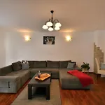Apartment Nina
