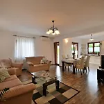 Apartment Nina